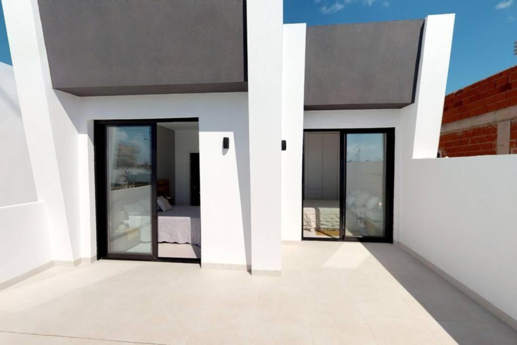 סן פדרו דל פינטר Premium Strandnaera Villa Lo Pagan -Byggd 2020 מראה חיצוני תמונה
